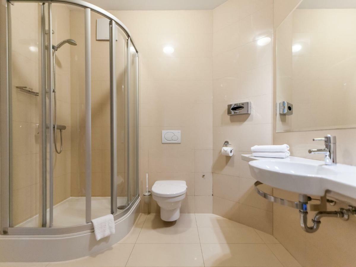 Apartament Hotelowy Delux W Kolobrzegu Ul Kosciuszki 16 Pobyt 7 Nocy 20 Procent Rabatu ,4 Dni 10 Procent Rabatu Eksteriør billede